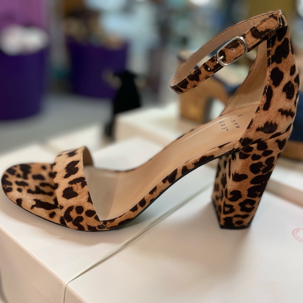A NEW DAY Cheetah Print Block Heel Sandal! - Picture 2 of 6